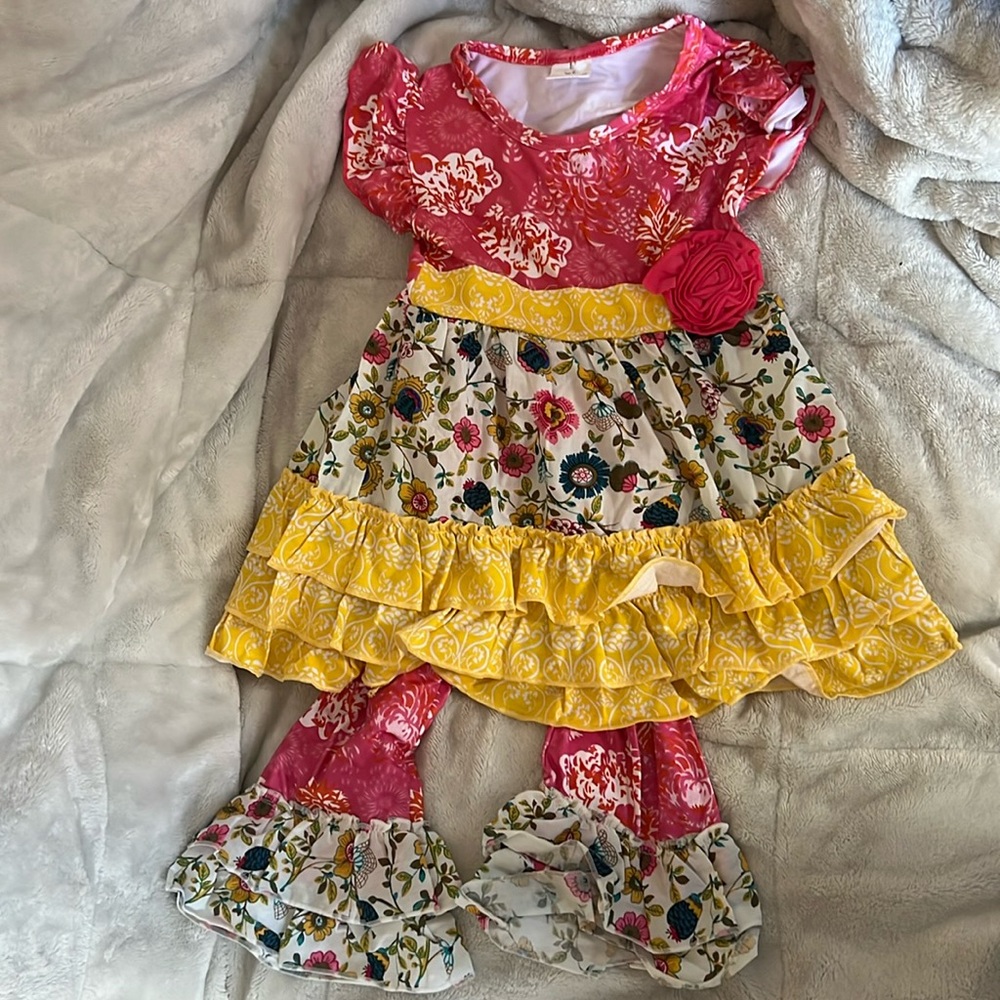 Girls, 2 piece pants and shirt set, paisley, pink and yellow, 4t, NWOT